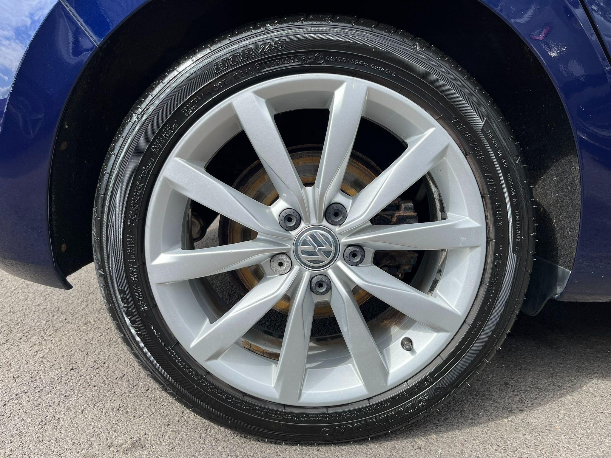 Volkswagen Golf SV view 43