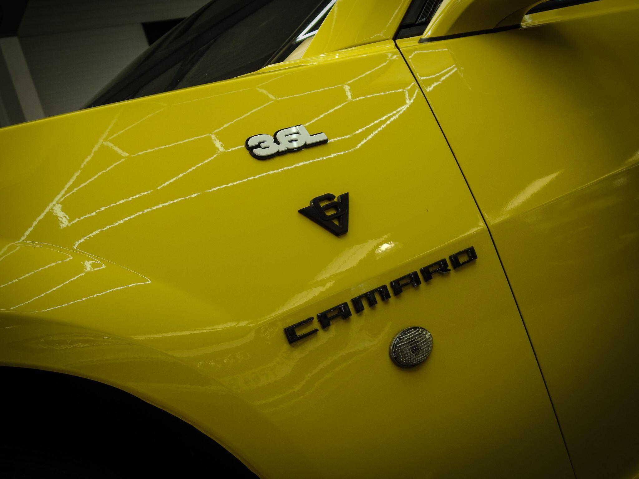 Chevrolet Camaro view 11