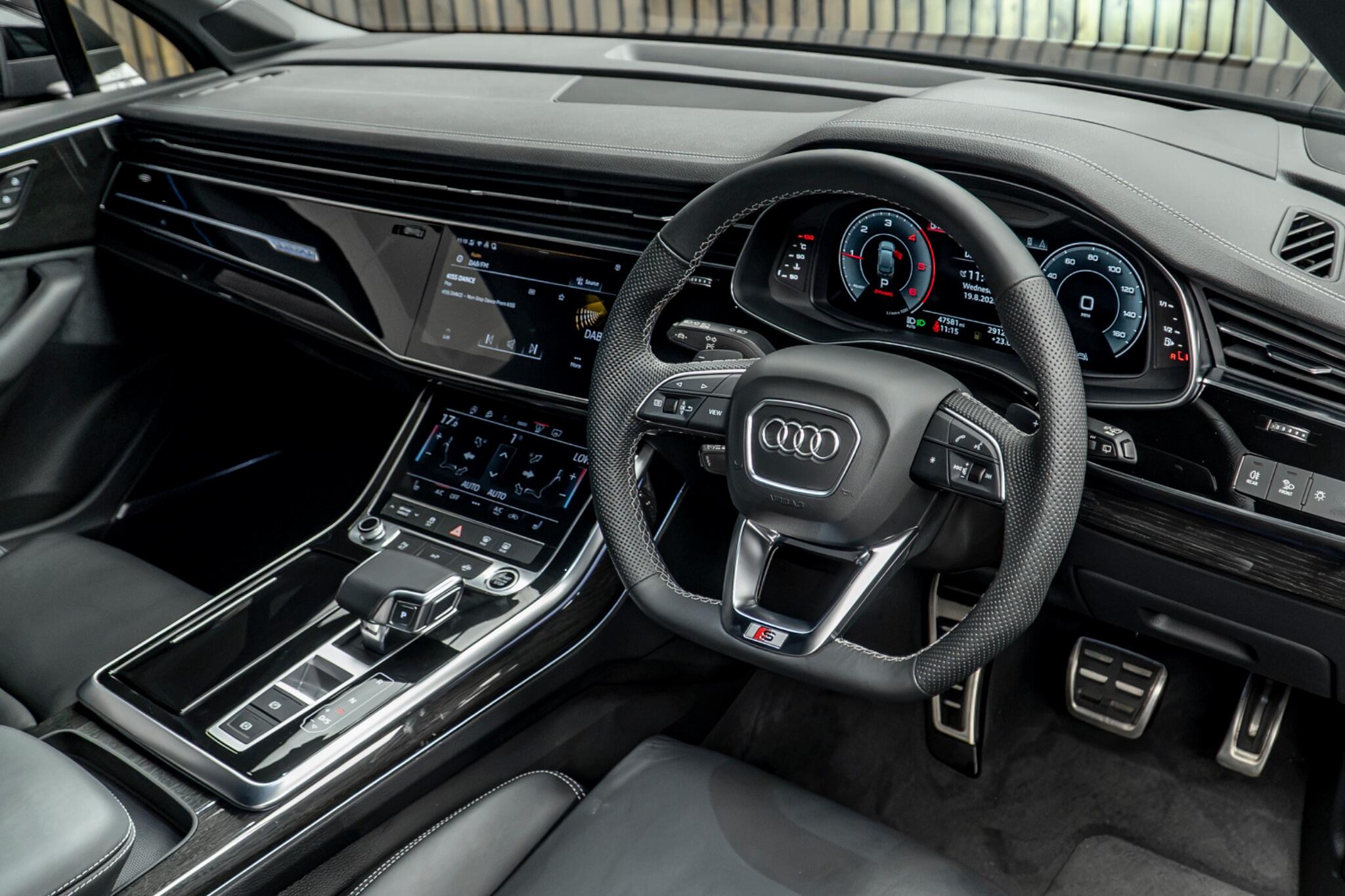 Audi Q7 view 22