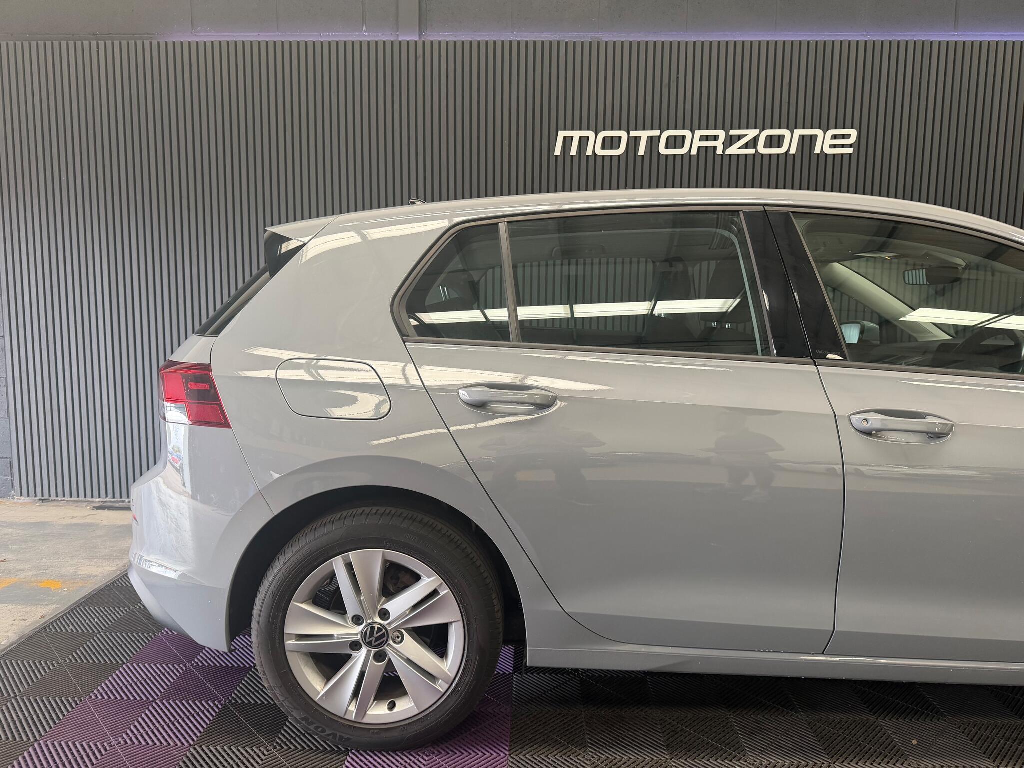 Volkswagen Golf view 10