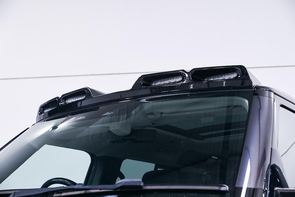 Land Rover Defender view 10