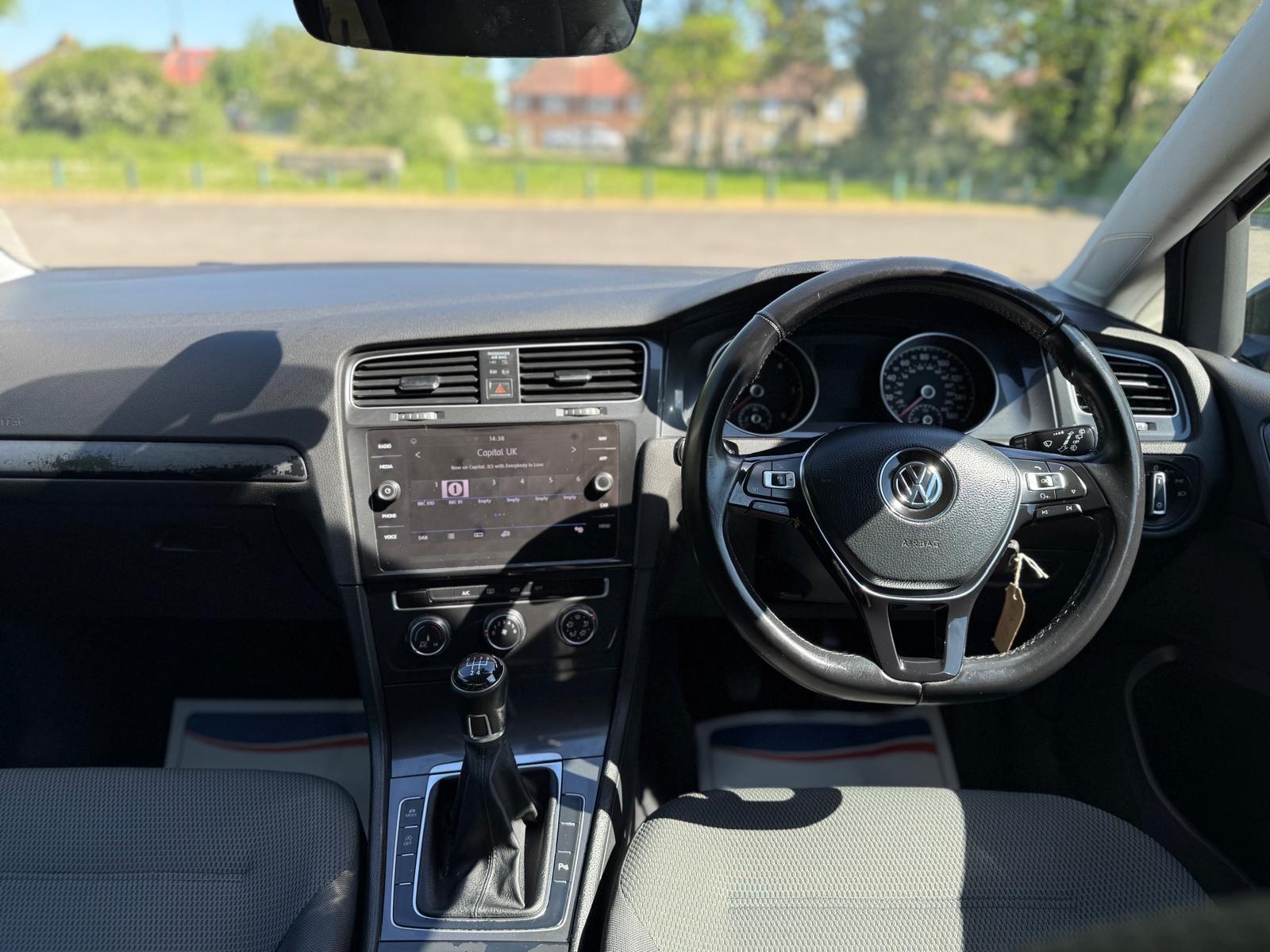 Volkswagen Golf view 27