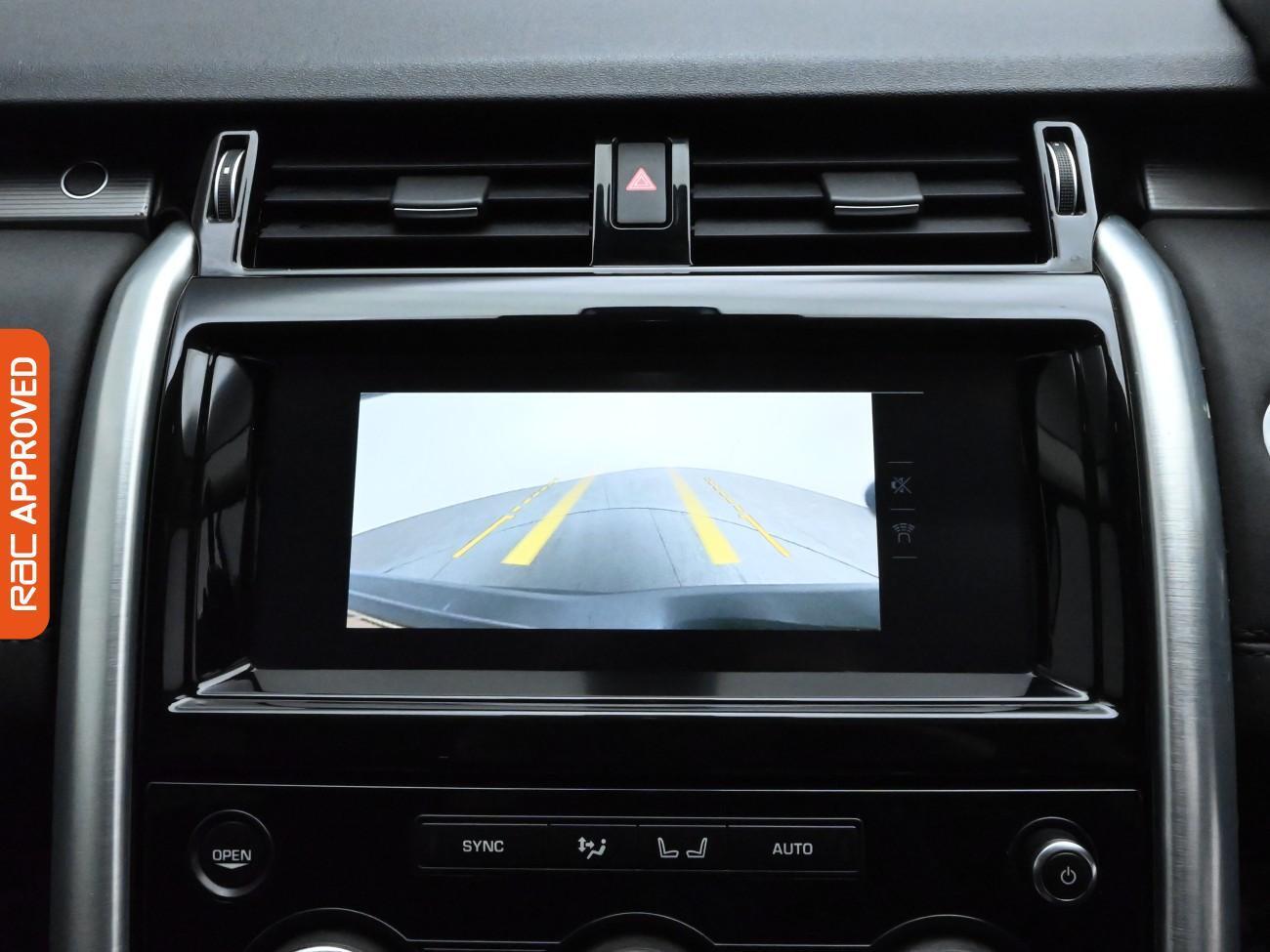 Land Rover Discovery view 15