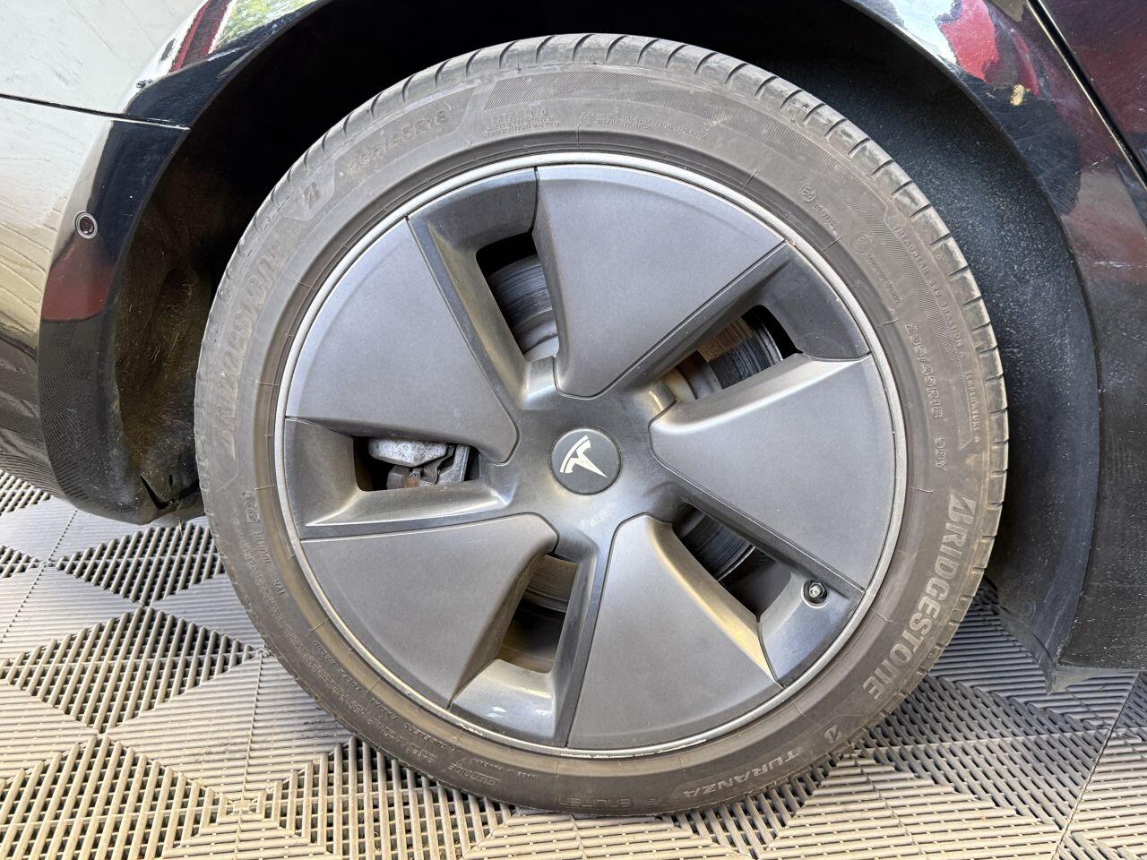 Tesla Model 3 view 20
