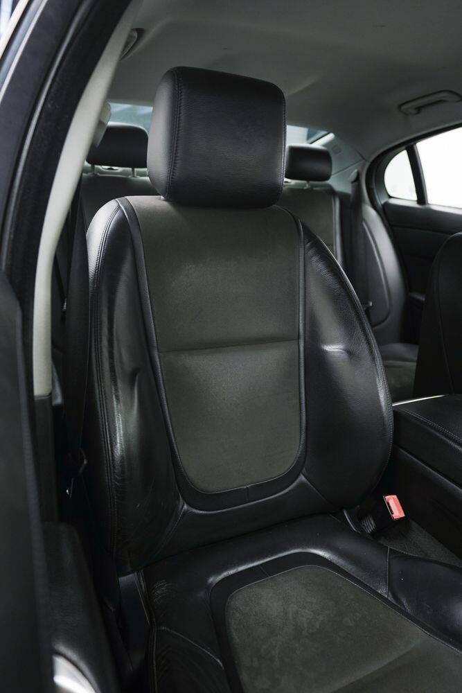 Jaguar XF view 10