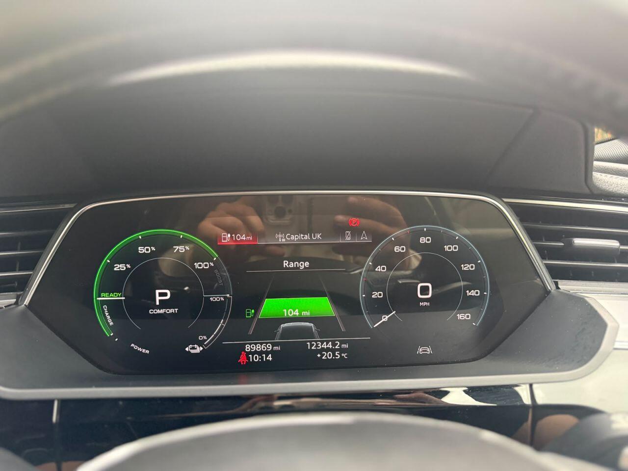 Audi E-Tron view 24