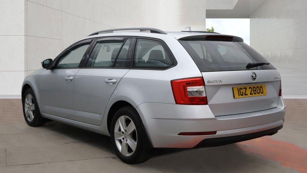 Skoda Octavia view 6