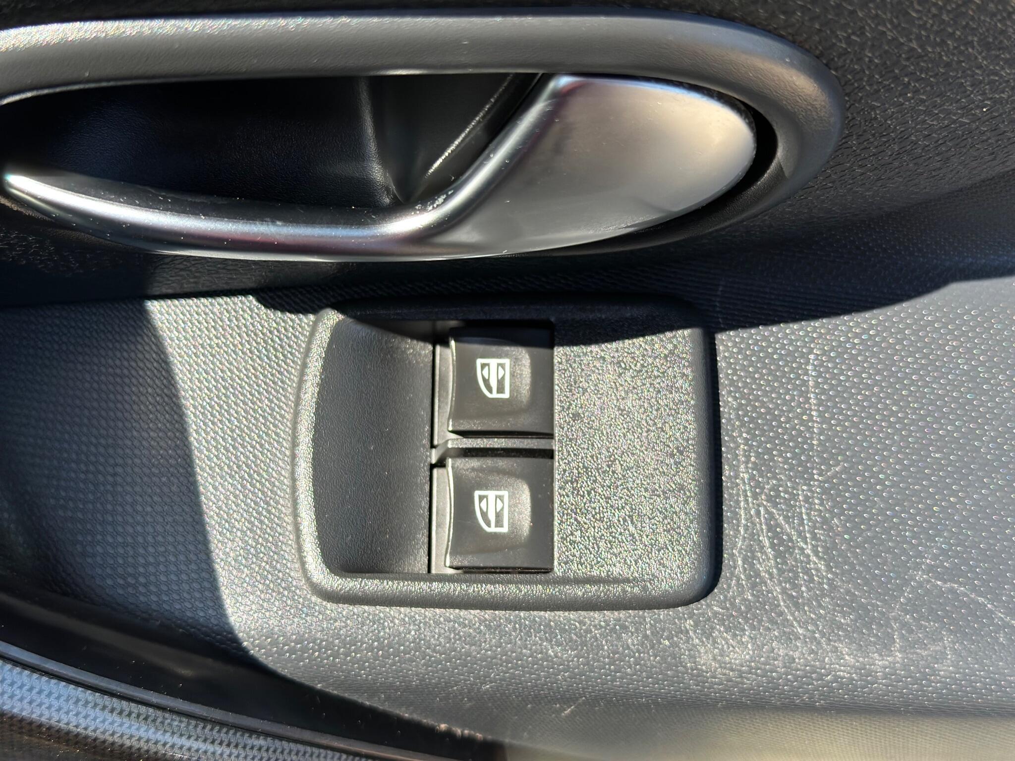 Dacia Sandero view 56