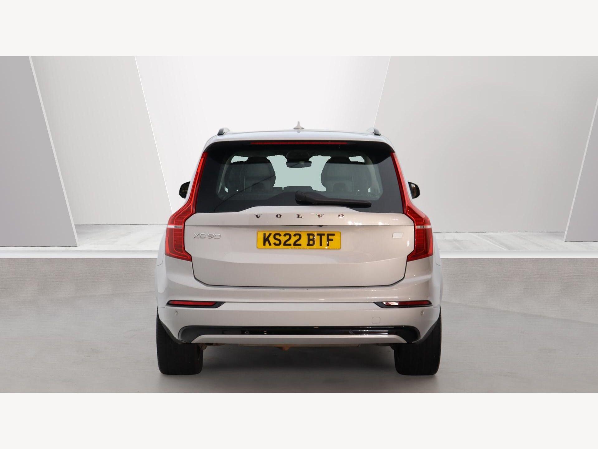 Volvo XC90 view 10