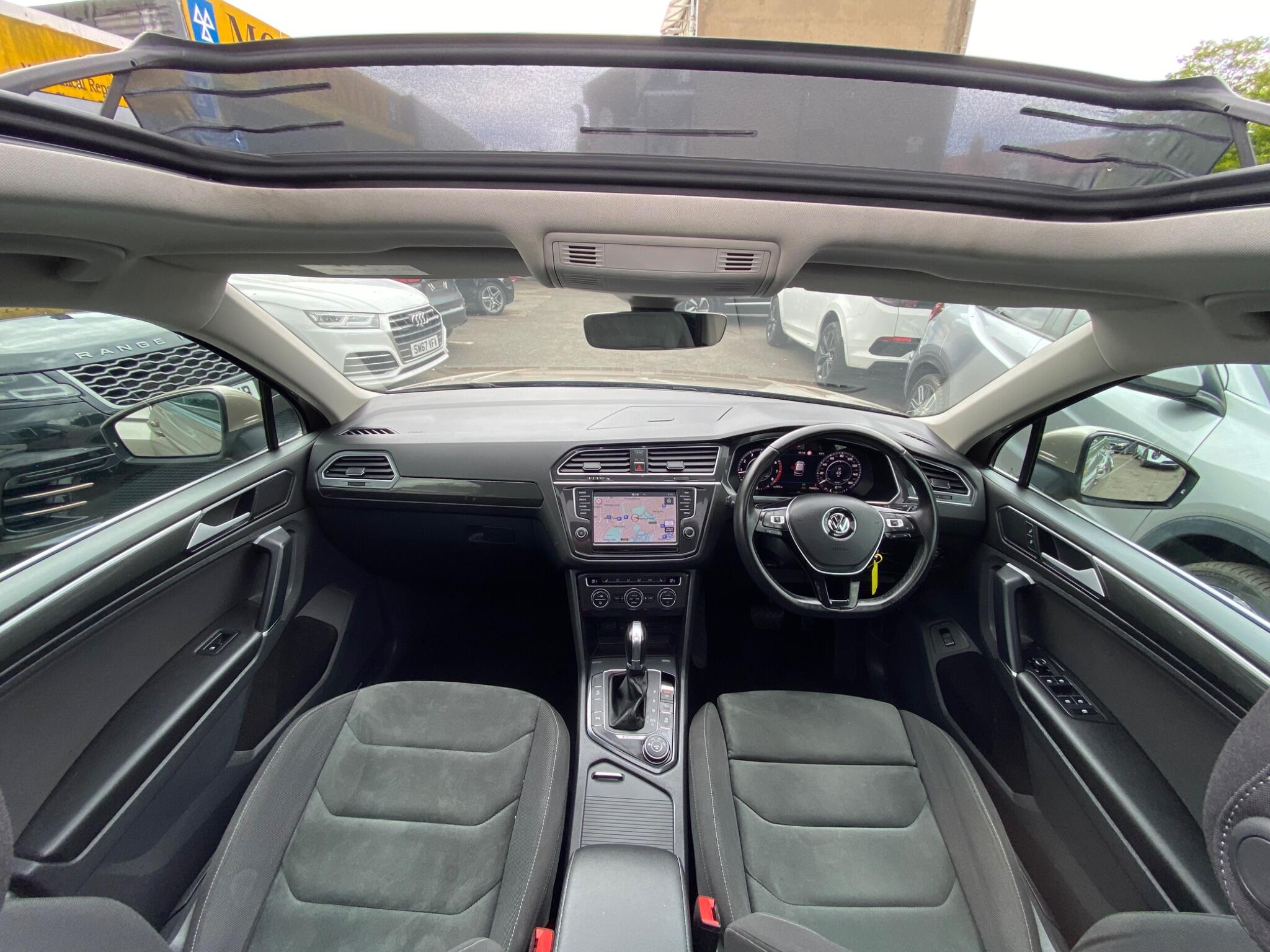 Volkswagen Tiguan view 2