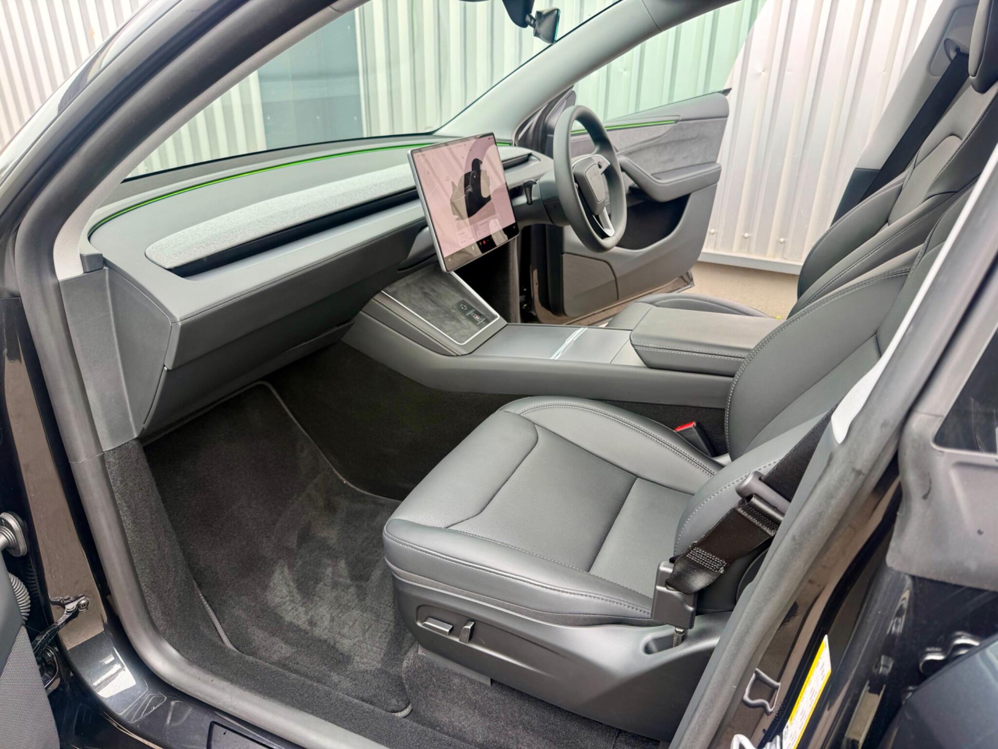 Tesla Model Y view 24