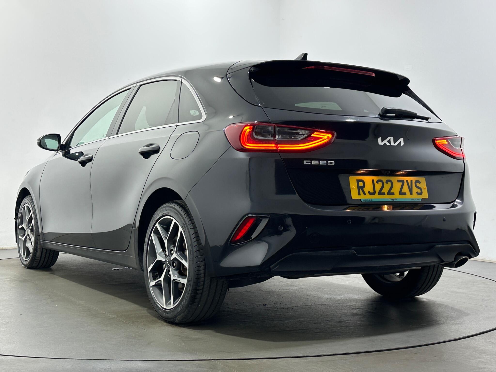 Kia Ceed view 44