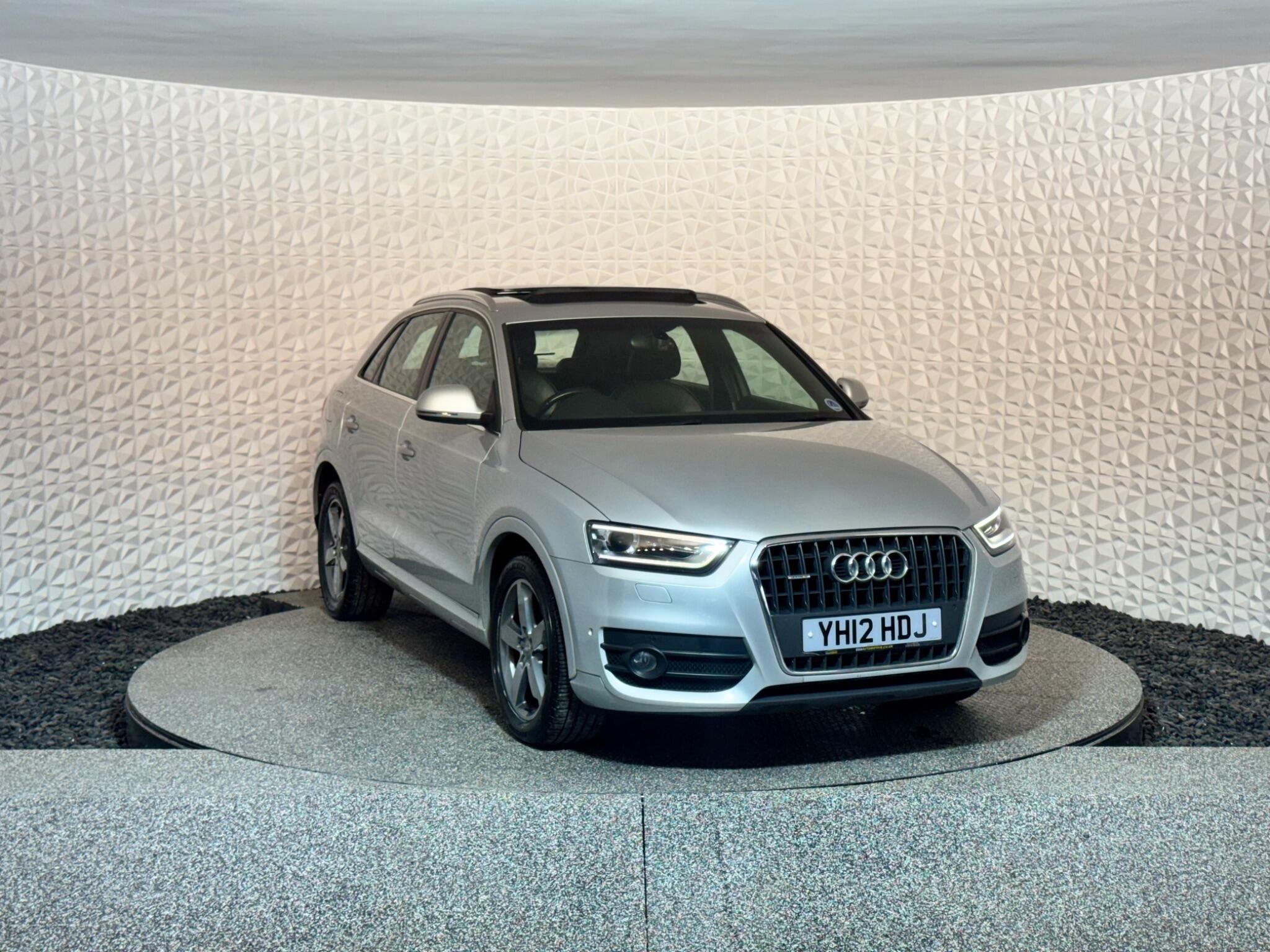 Audi Q3 view 5