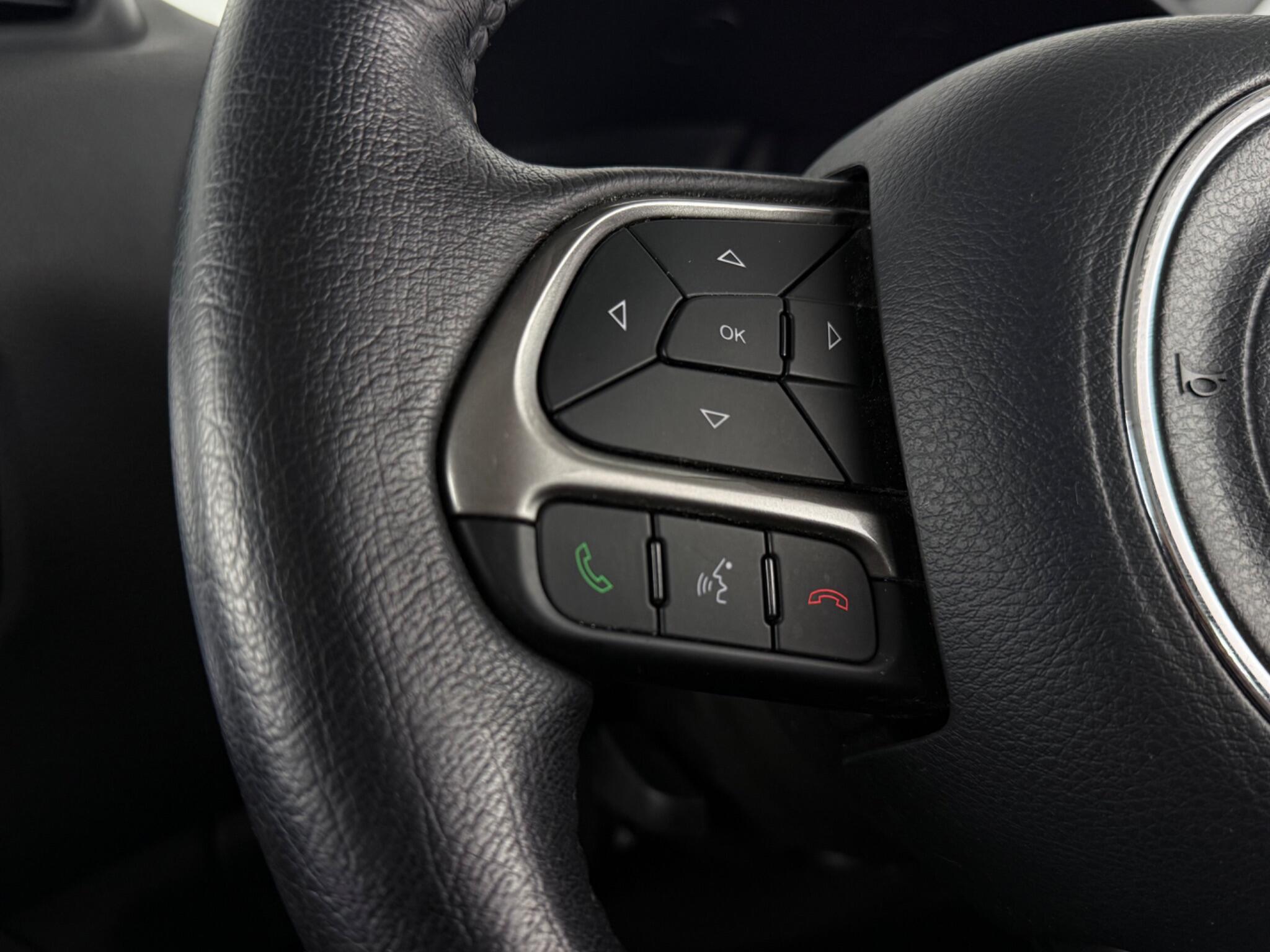 Jeep Renegade view 14