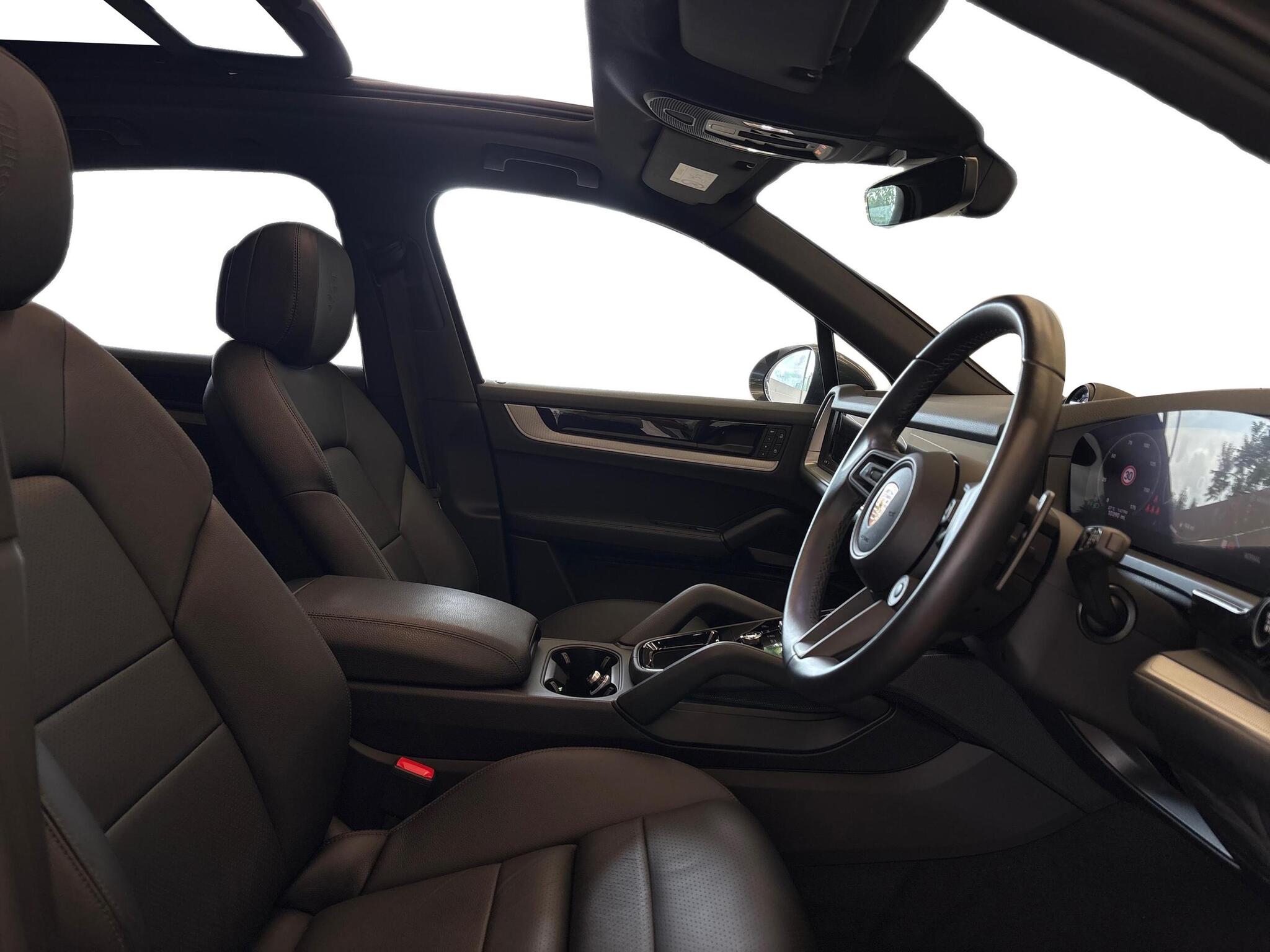 Porsche Cayenne view 11