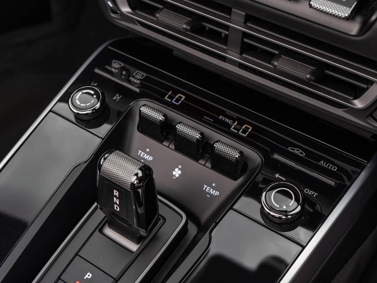 Porsche 911 view 36
