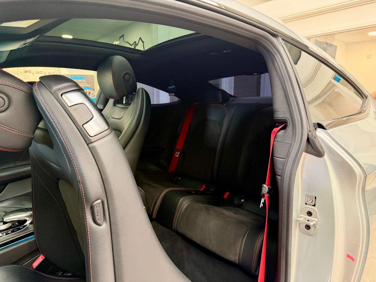 Mercedes-Benz C-Class view 27