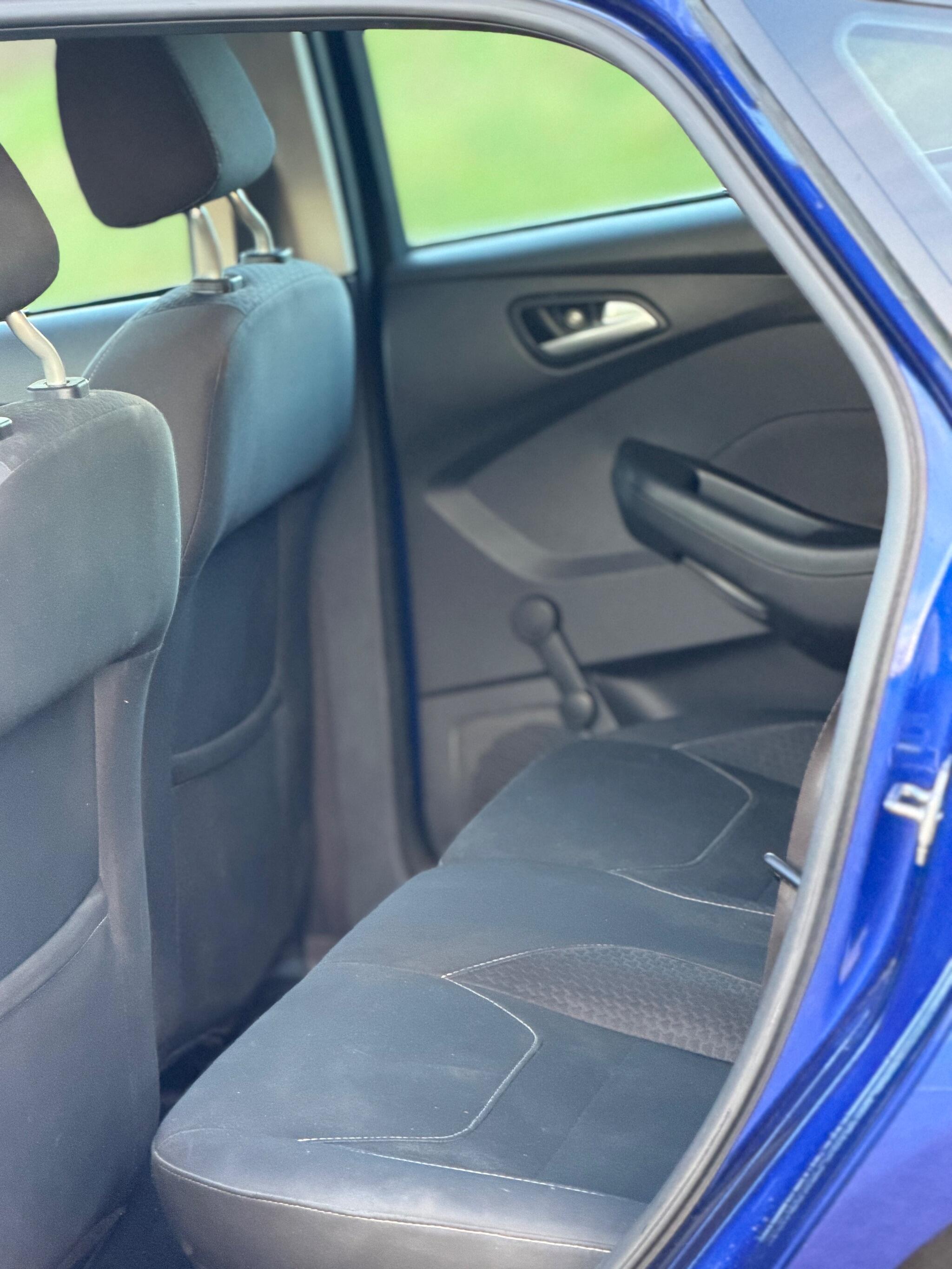 2016 Ford Focus 1.0T EcoBoost Zetec Euro 6 (s/s) 5dr image 21