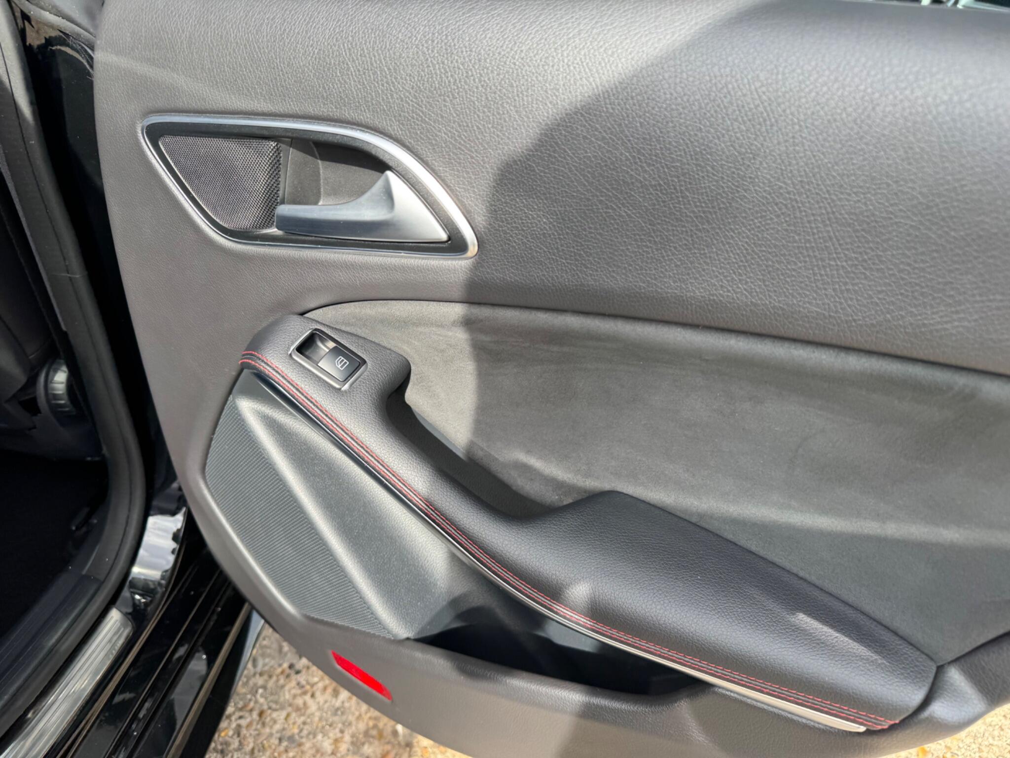 Mercedes-Benz Cla view 34