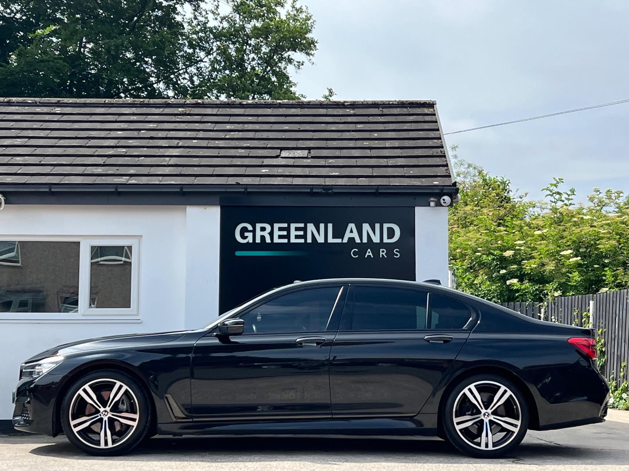BMW 7 Series view 31
