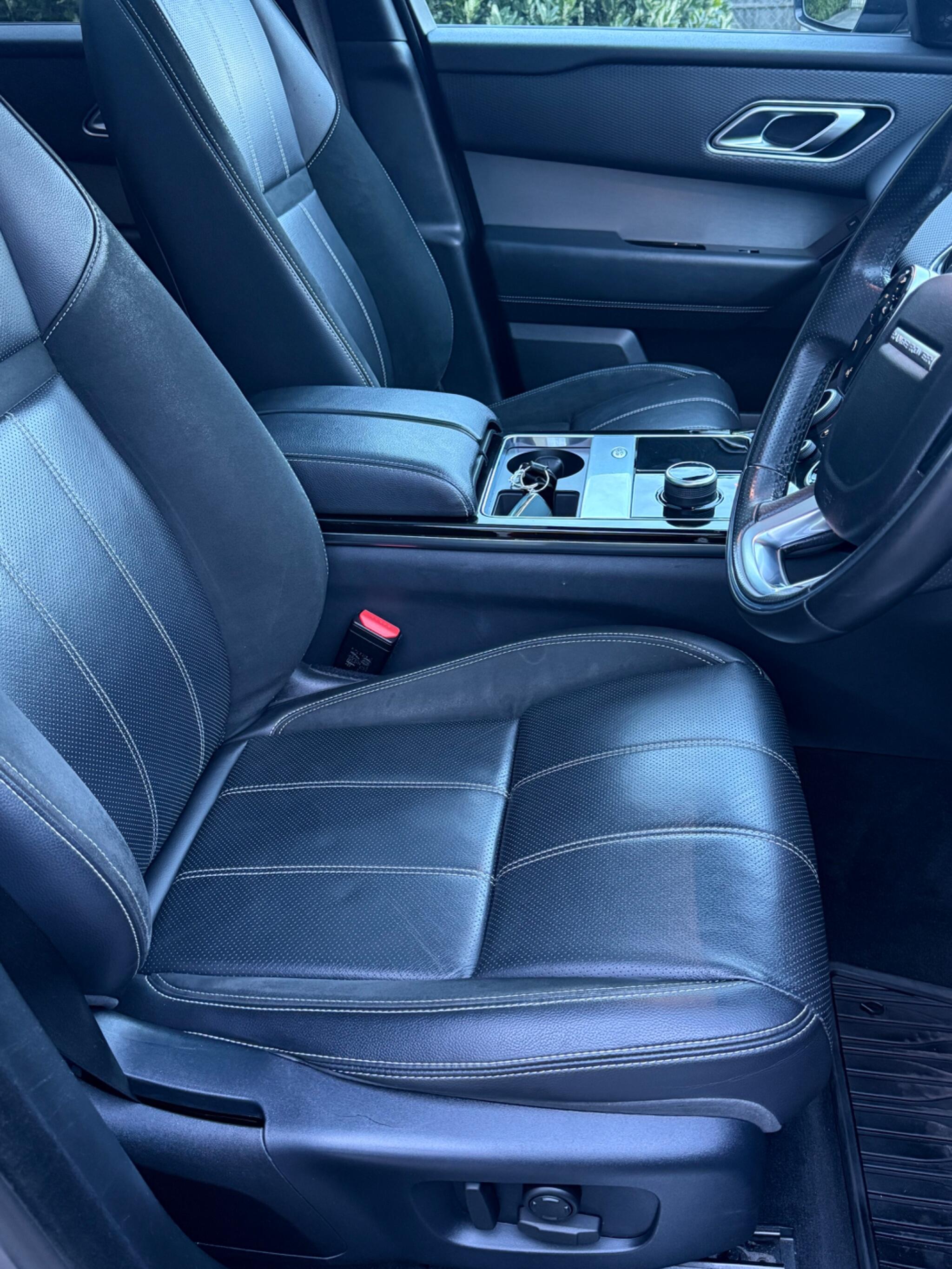 Land Rover Range Rover Velar view 11