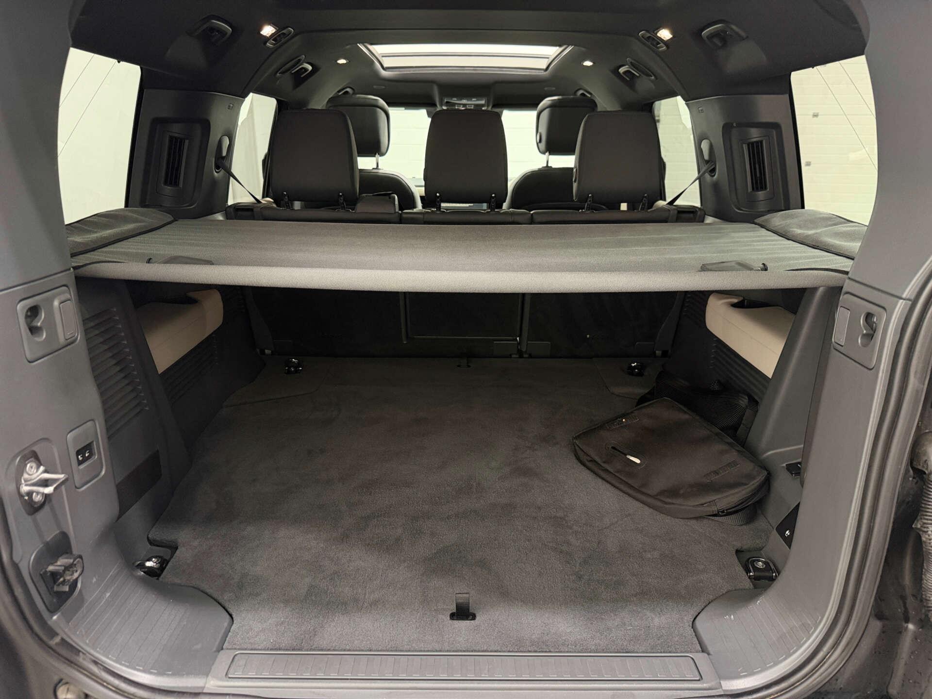 Land Rover Defender view 26