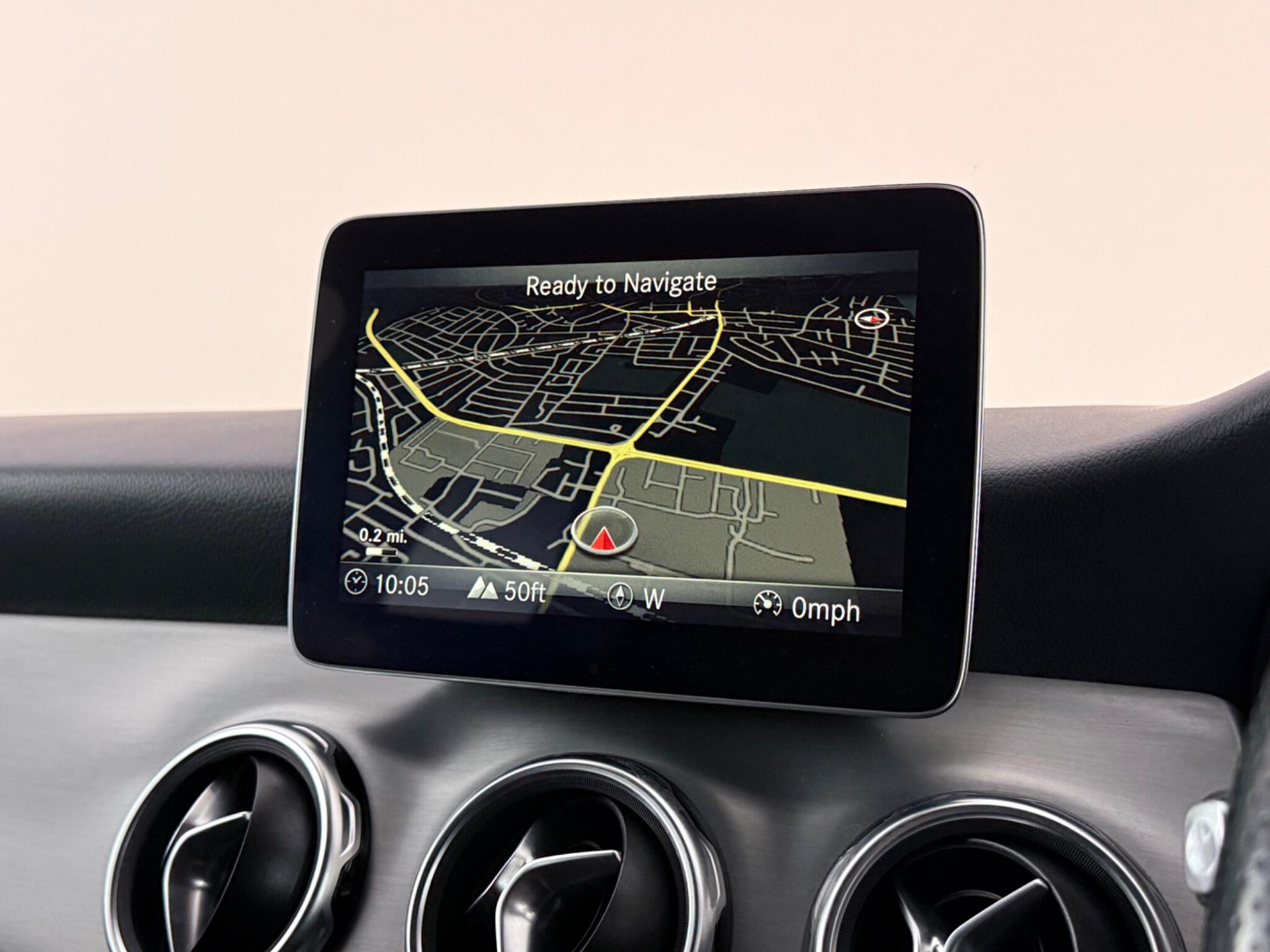Mercedes-Benz Gla view 26