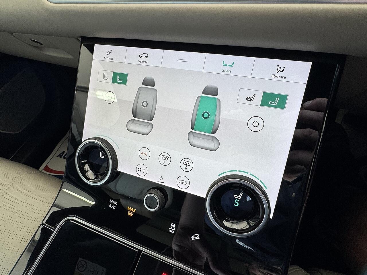 Land Rover Range Rover Velar view 18