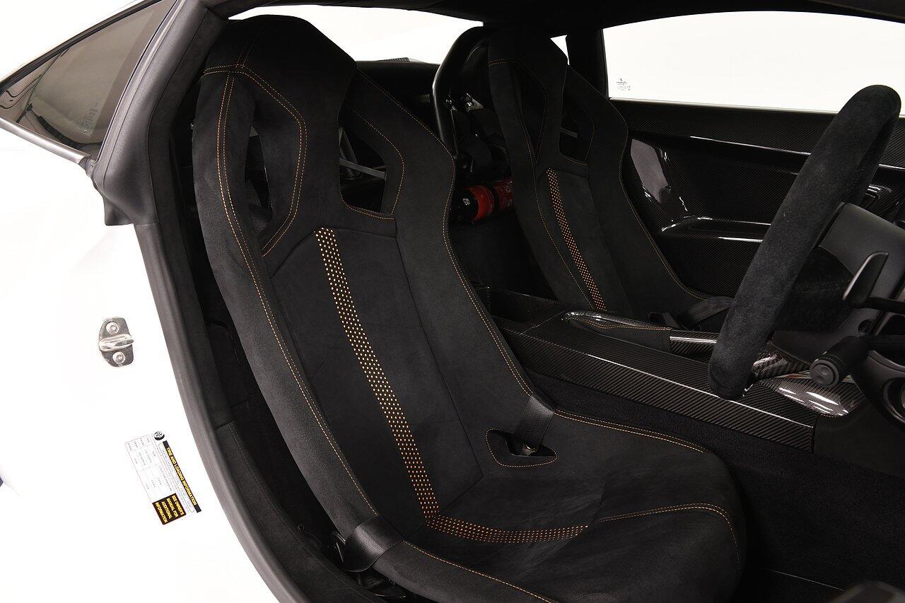 Lamborghini Gallardo view 8