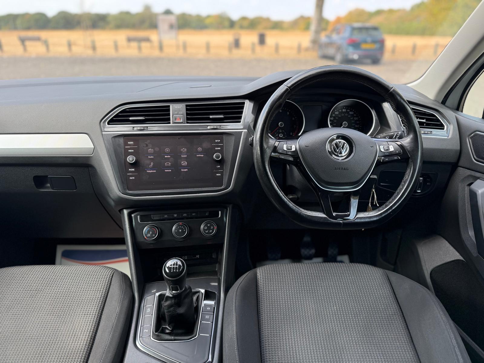 Volkswagen Tiguan view 26