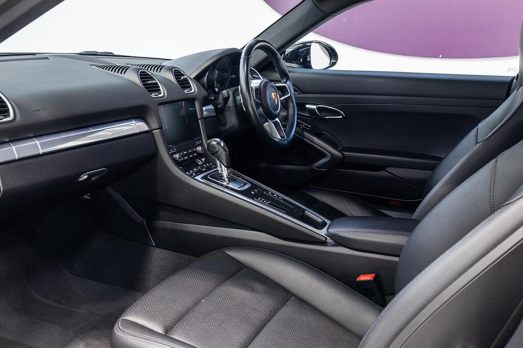 Porsche Cayman view 9