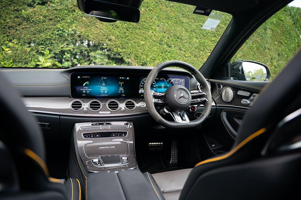 Mercedes-Benz E-Class view 19
