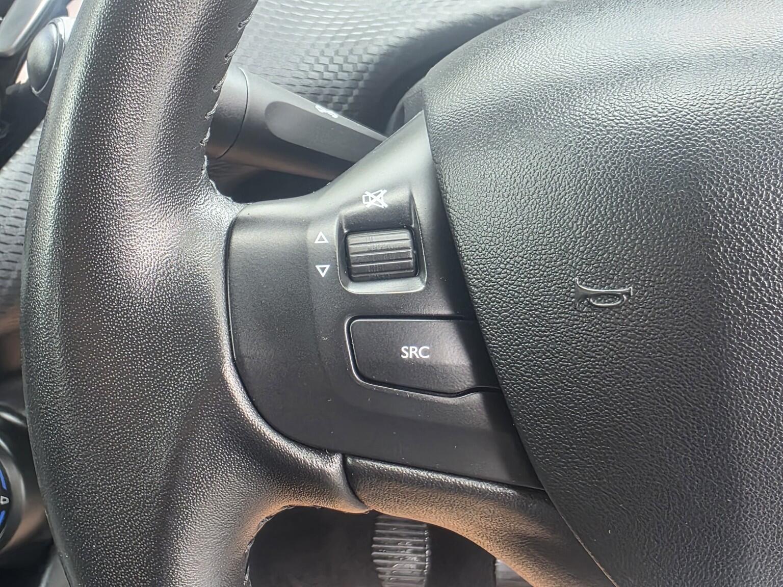 Peugeot 2008 view 13