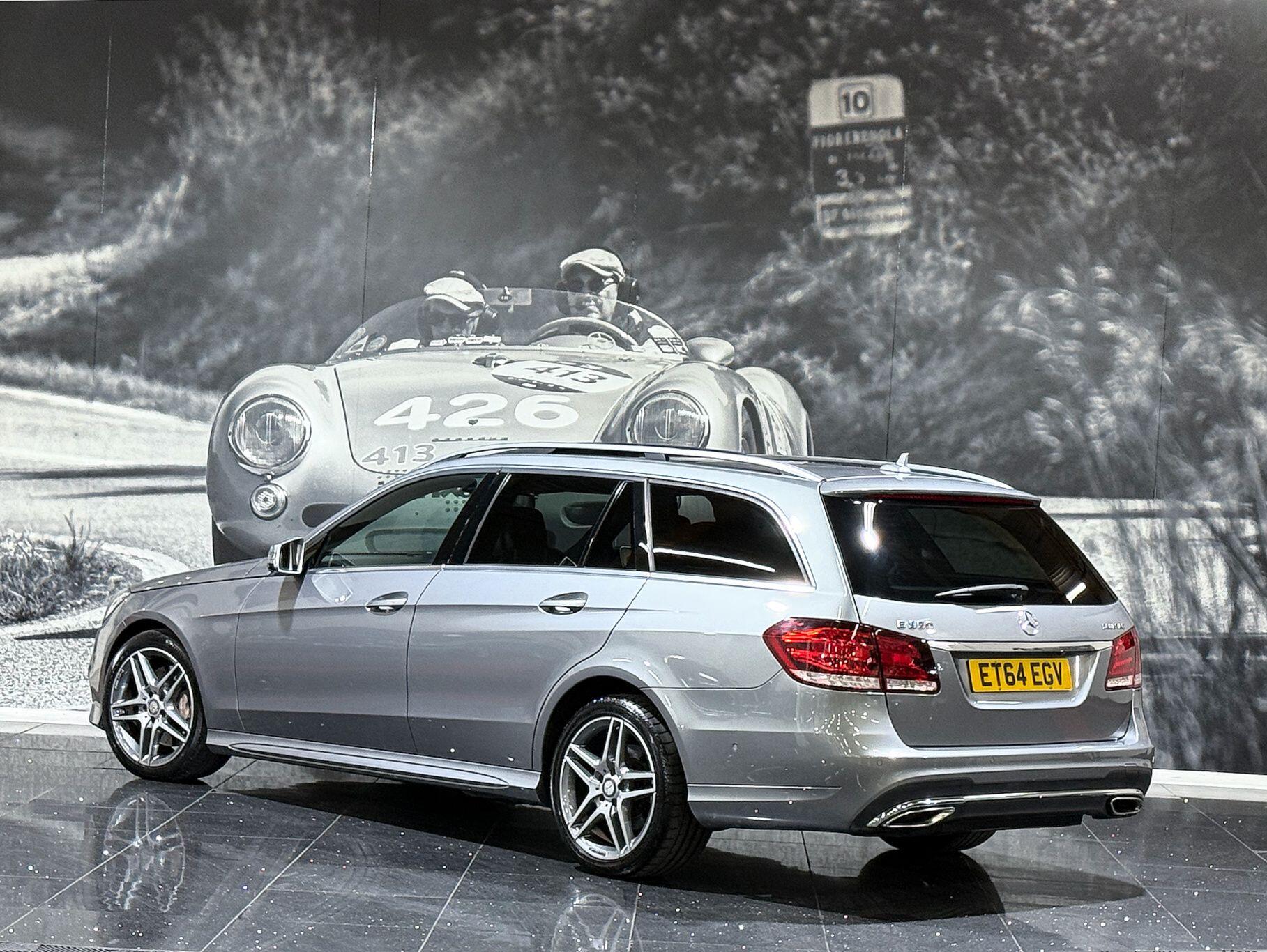 Mercedes-Benz E-Class view 3