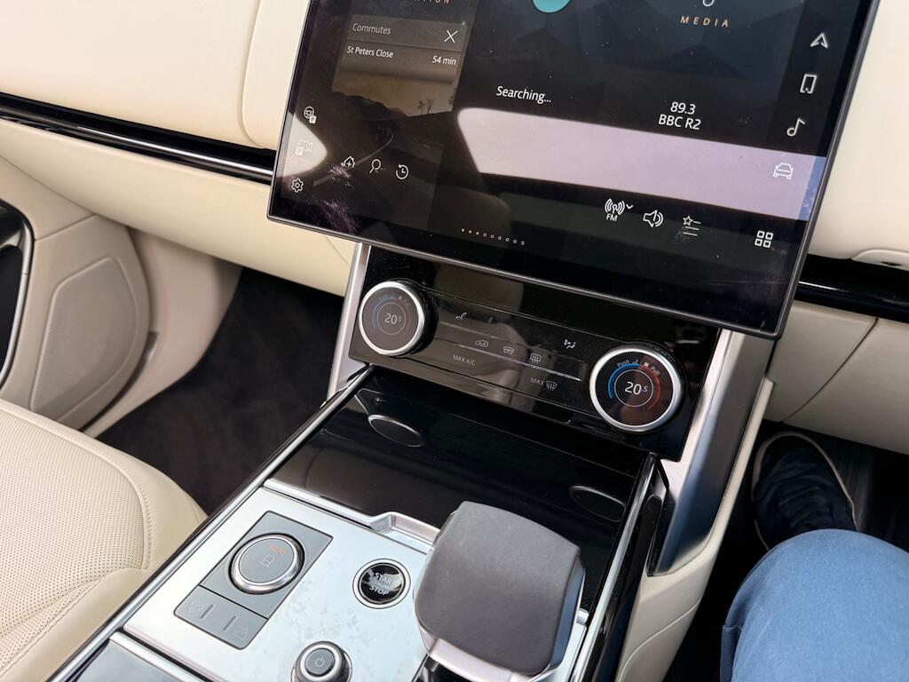 Land Rover Range Rover view 44