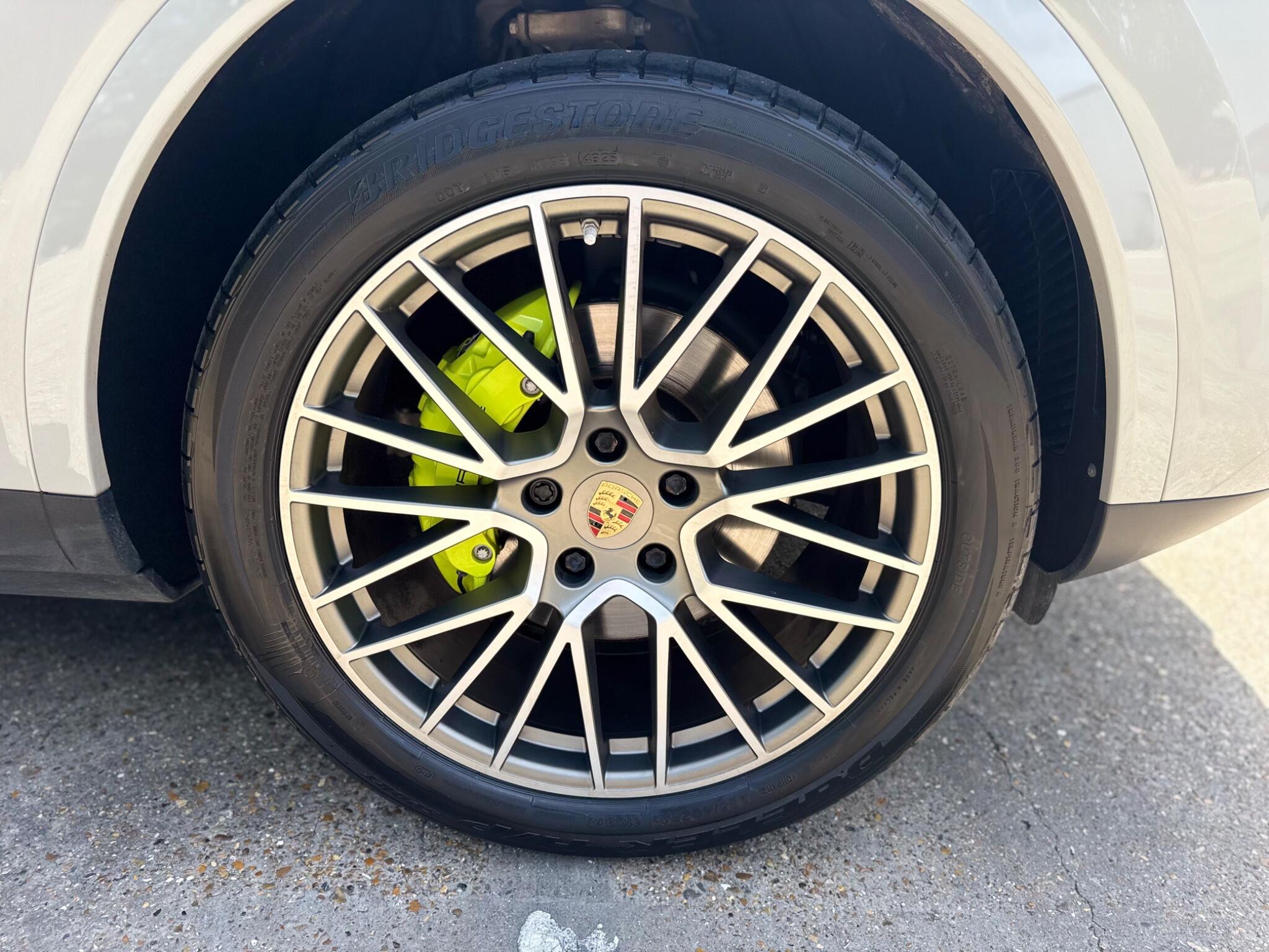 Porsche Cayenne view 17