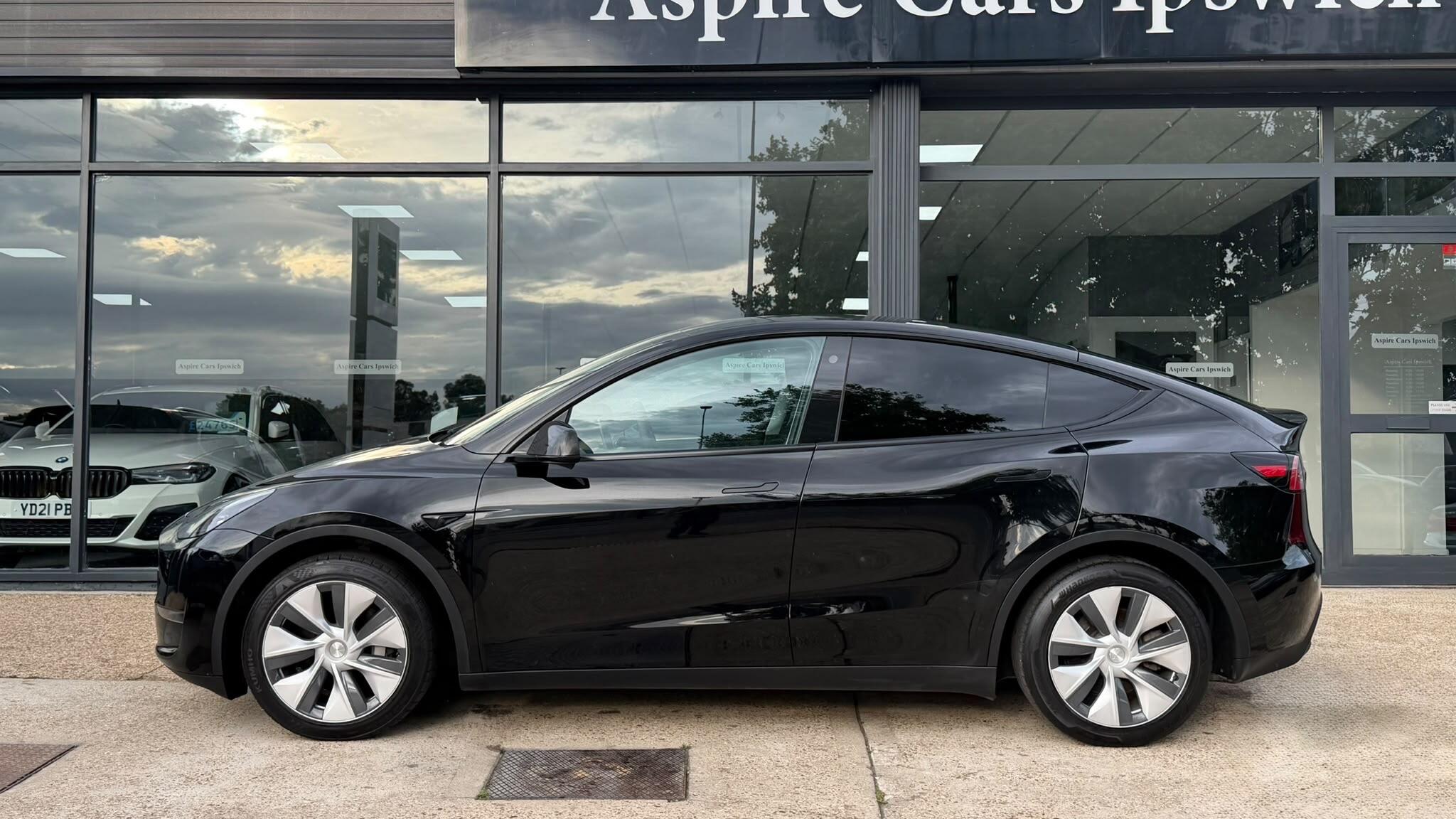 Tesla Model Y view 4