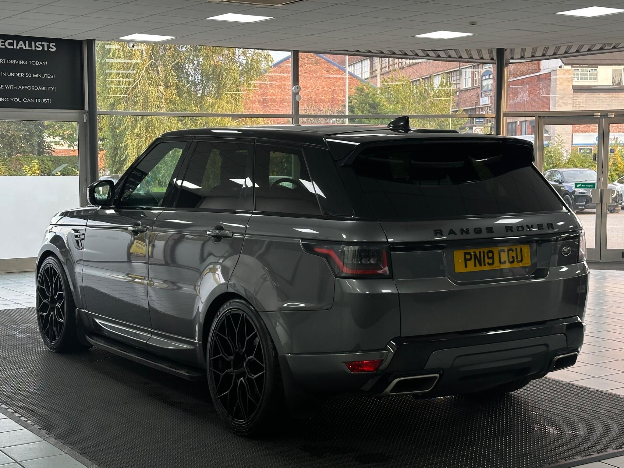 Land Rover Range Rover Sport view 10