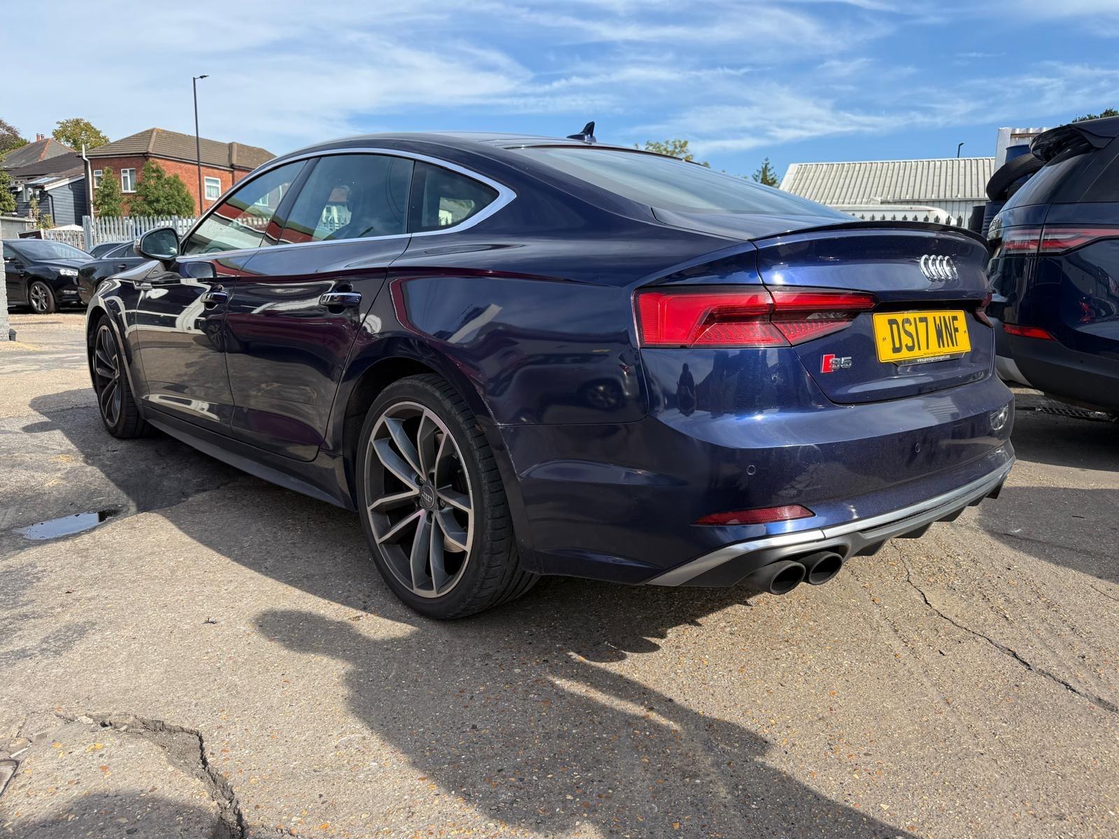 Audi S5 view 6