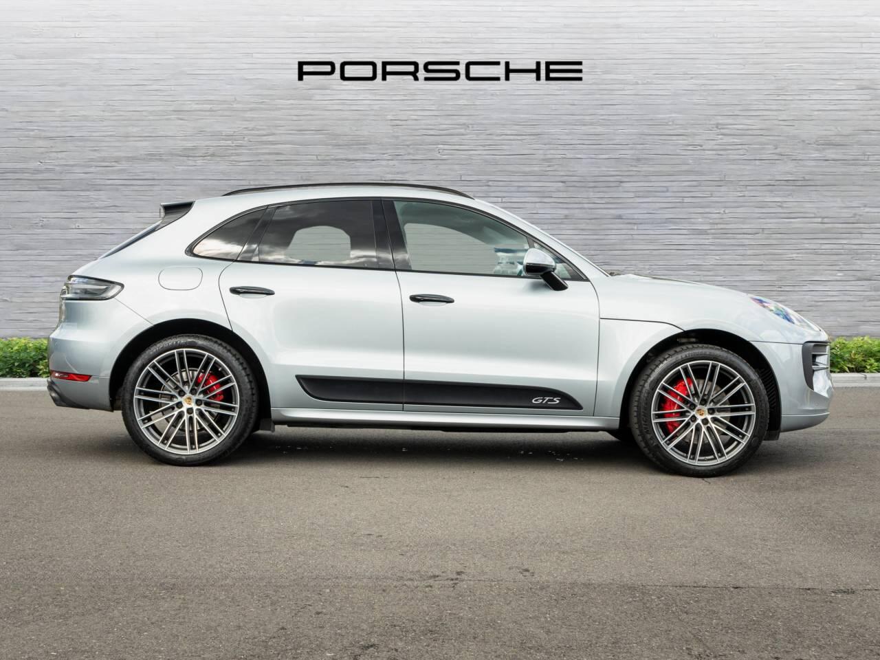 Porsche Macan view 2