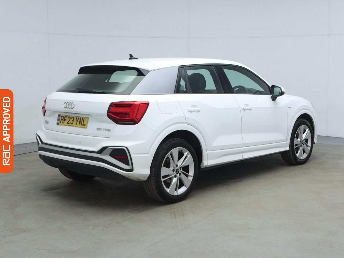 Audi Q2 view 32