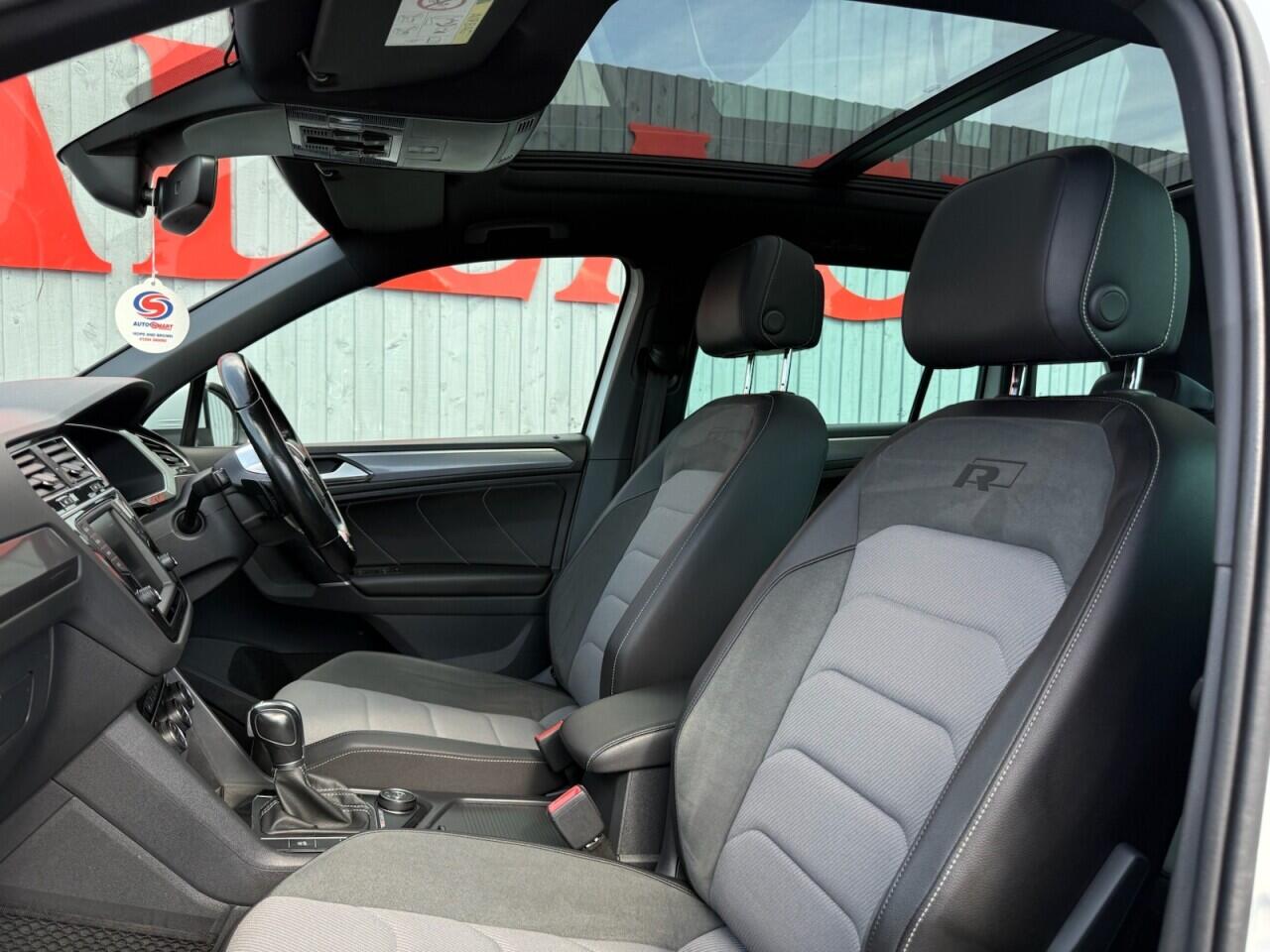 Volkswagen Tiguan view 2