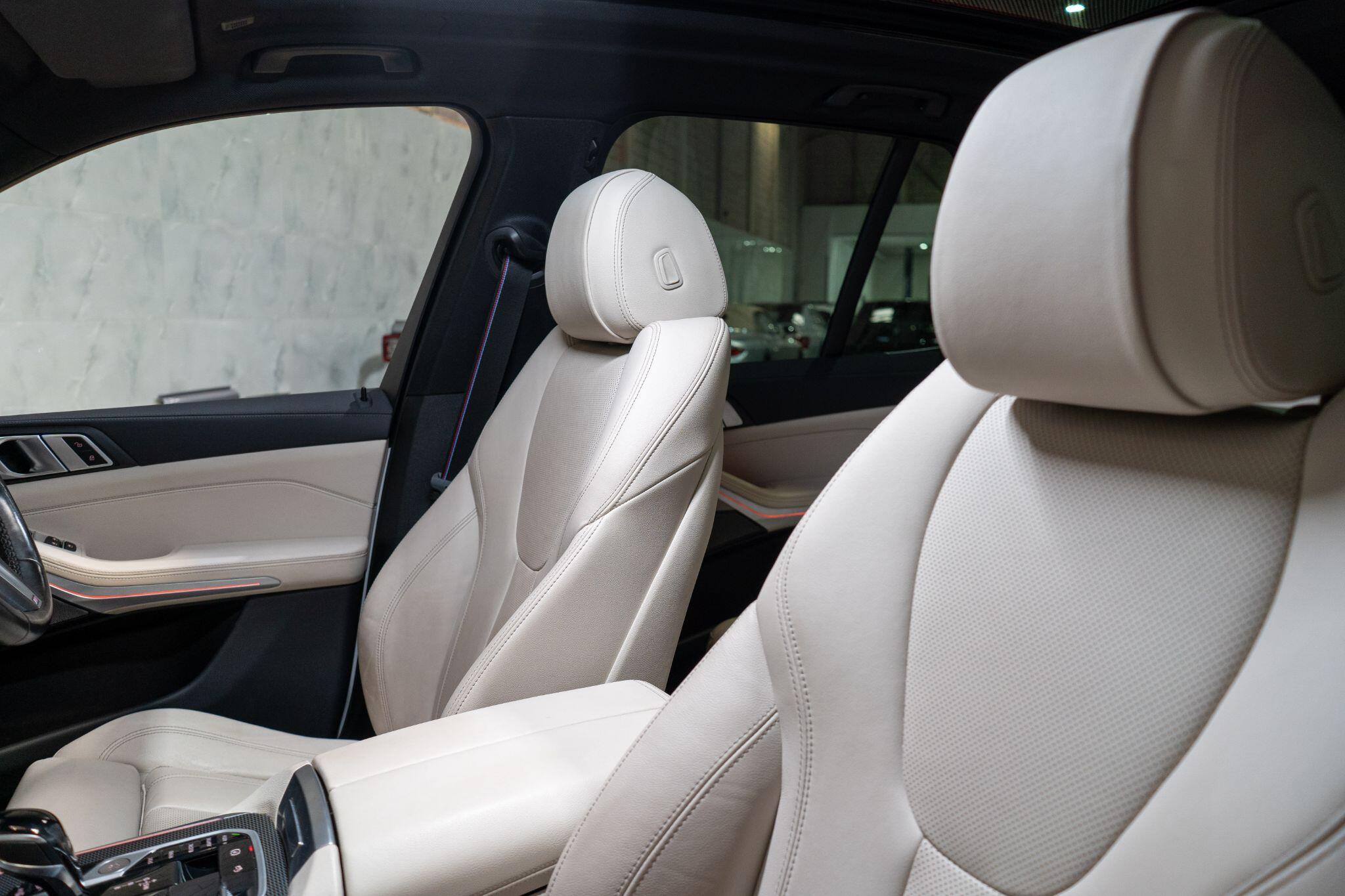 BMW X5 view 16