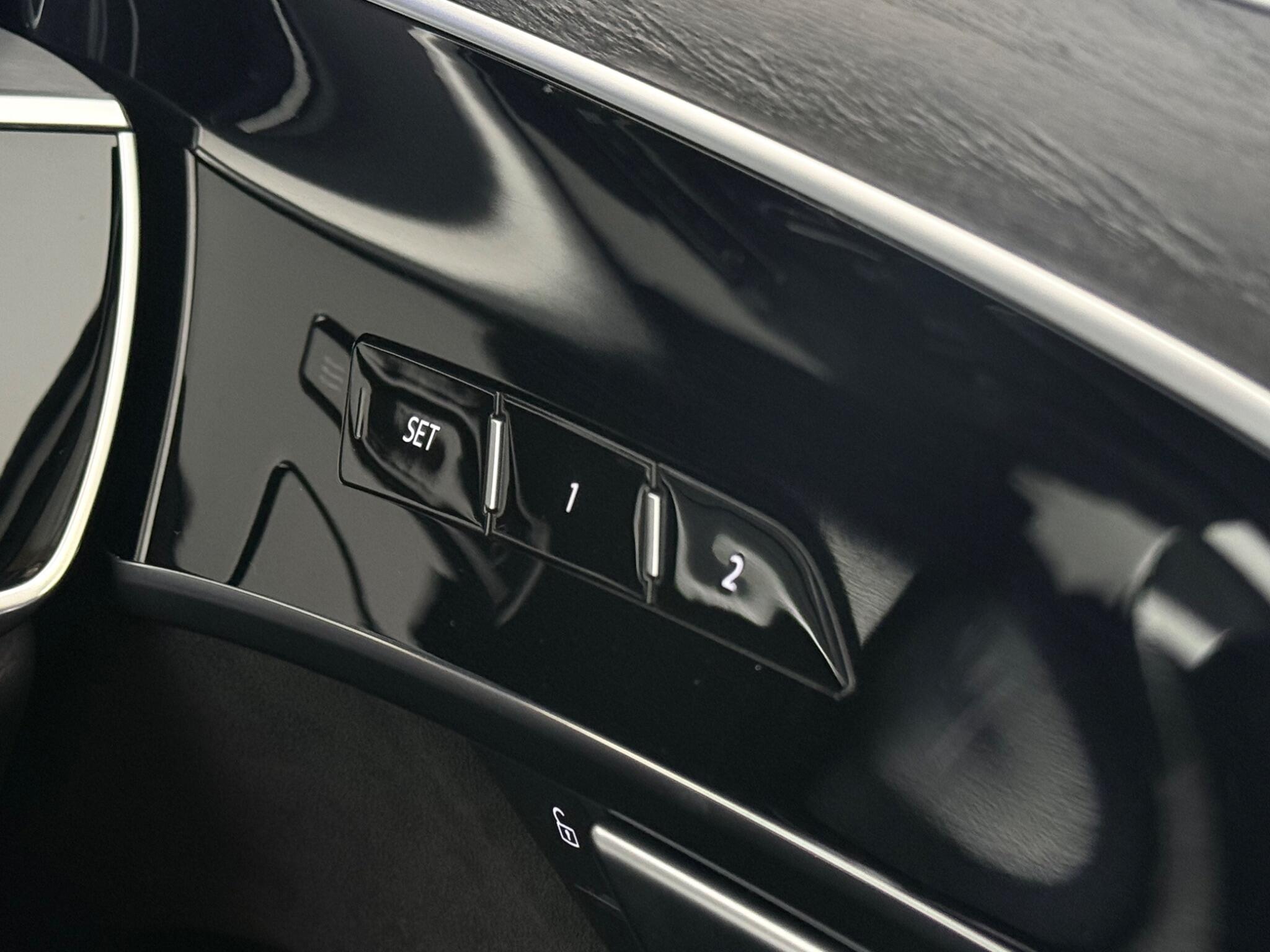 Audi A8 view 18