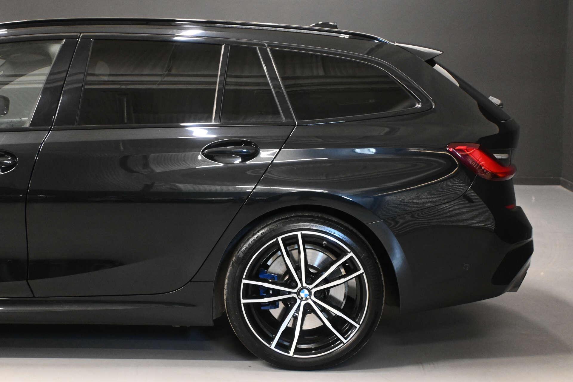 BMW 3 Series view 23