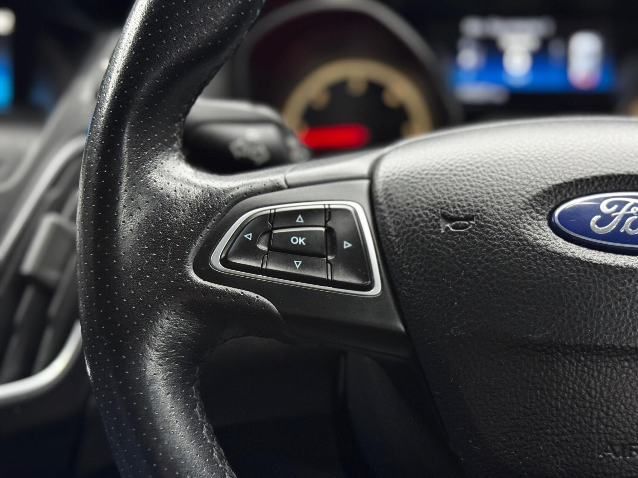Ford Focus view 20