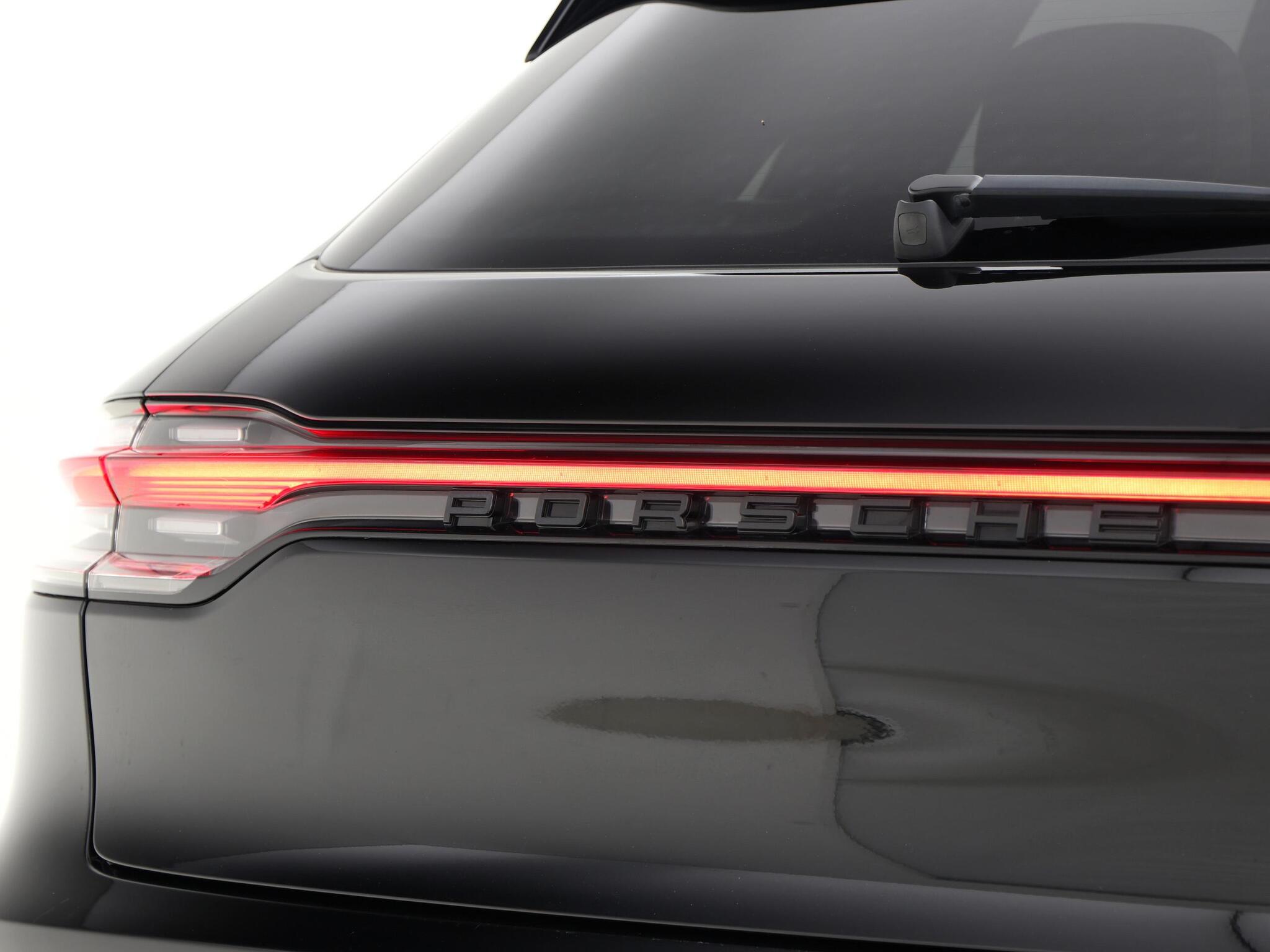 Porsche Macan view 26