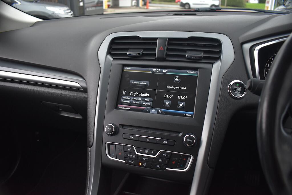Ford Mondeo view 60