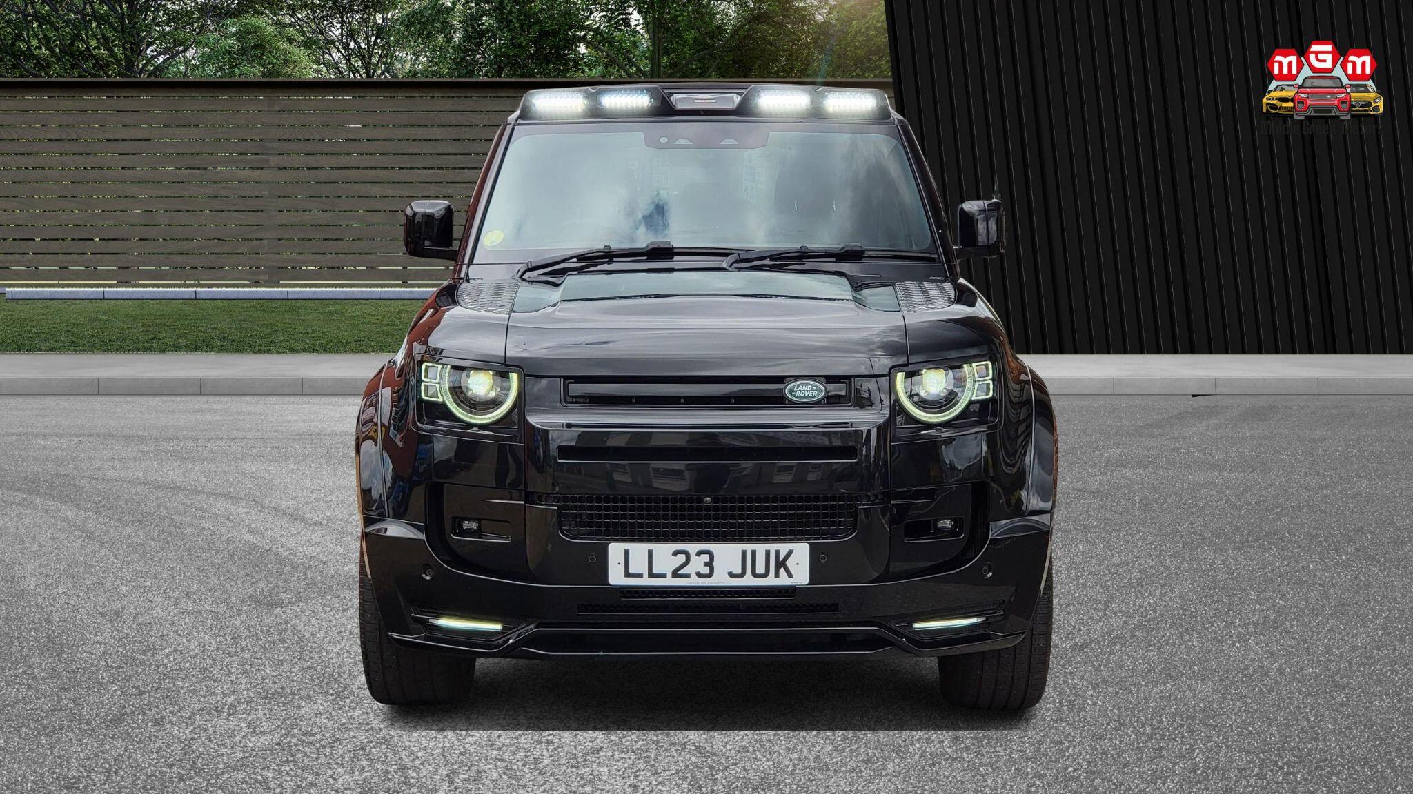 Land Rover Defender view 4