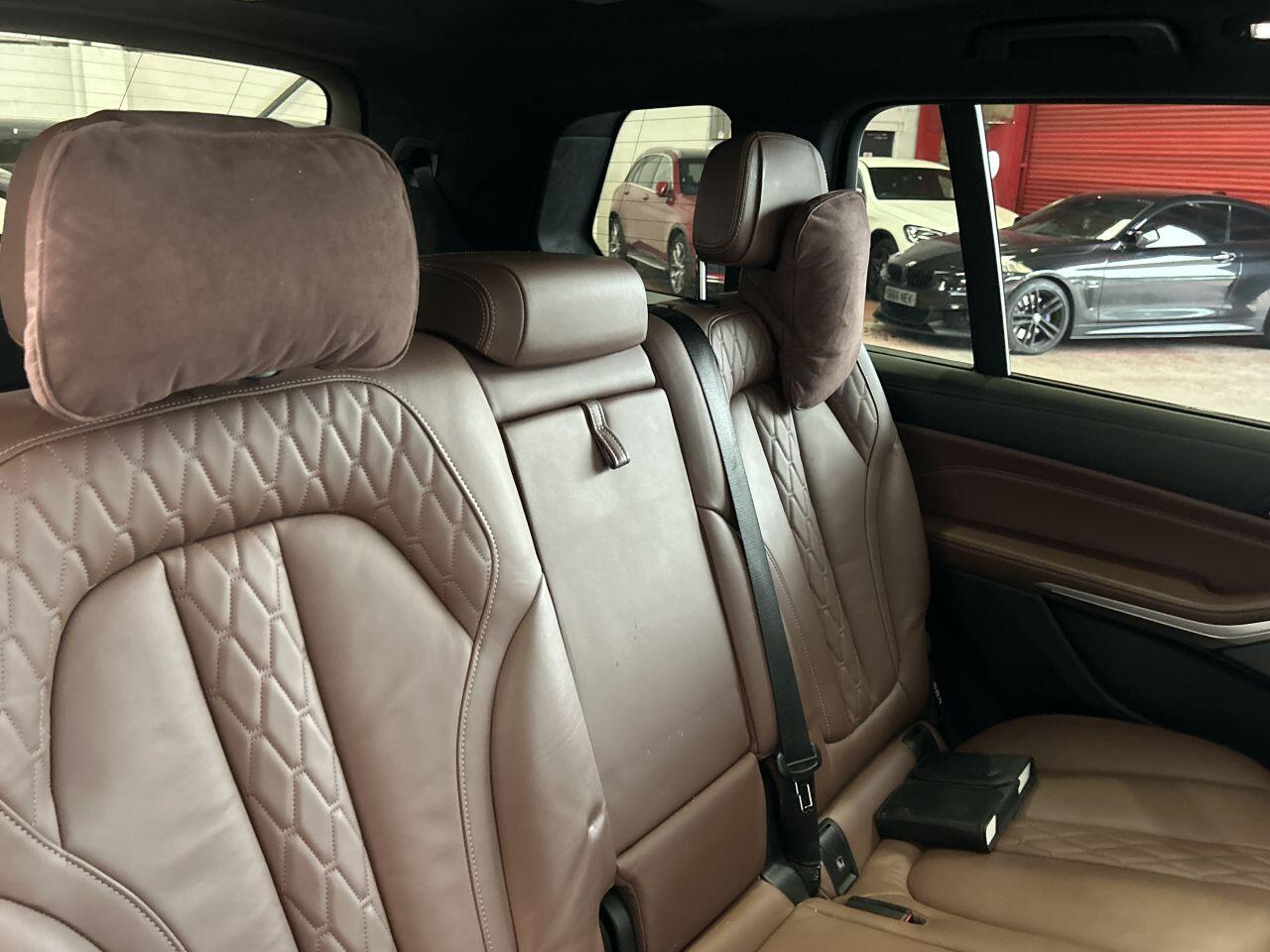 BMW X7 view 75